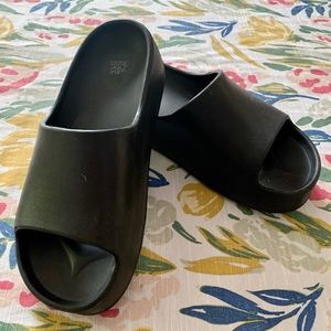 WILD FABLE Rubber Sandals, gently used